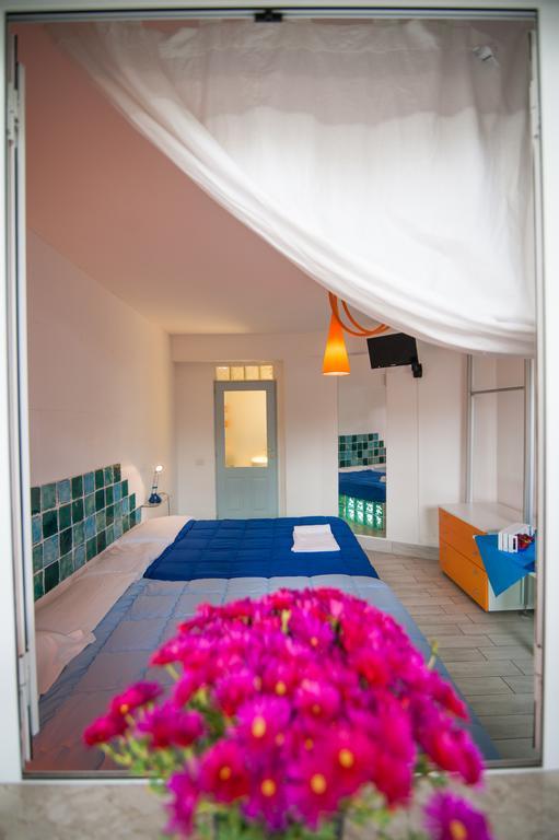 Suite House L'Isola Che Non C'E Fontane Bianche Exterior photo